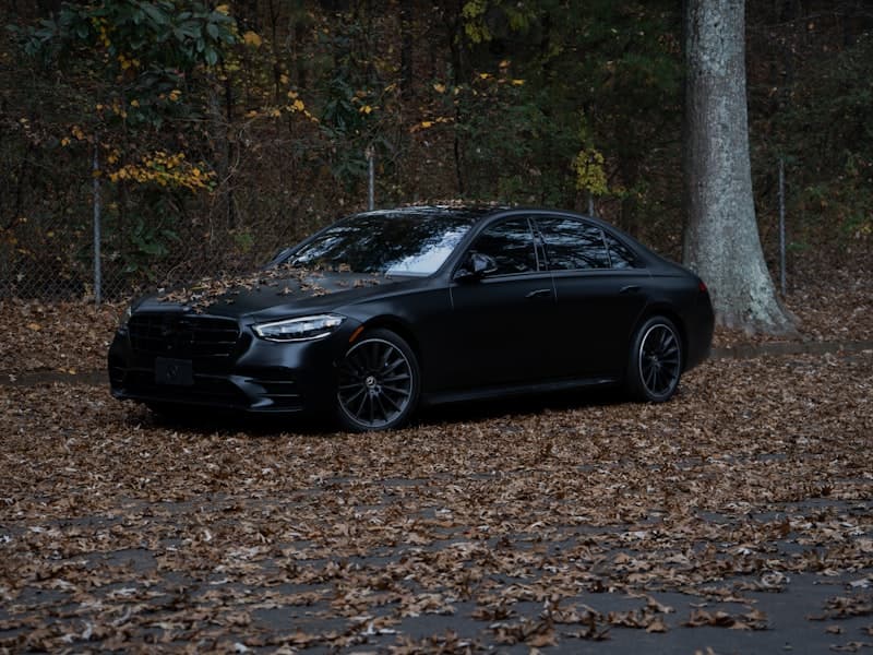 Mercedes S-Class / BMW 7 Series